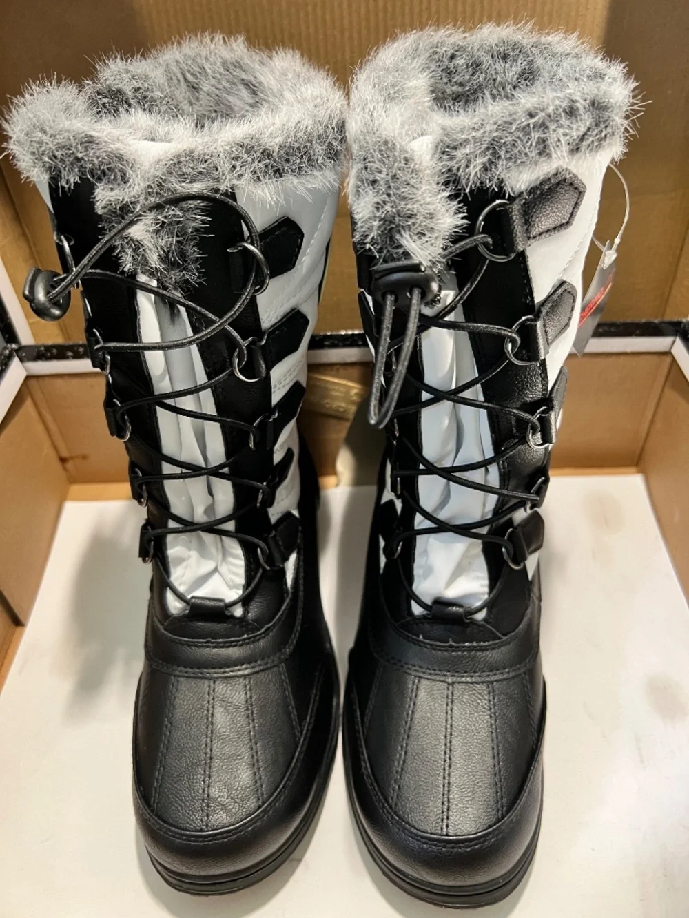 TOTES ALEXIS WOMEN'S WINTER SNOW BOOT Style: Alexis | Color: White | Size: 6M